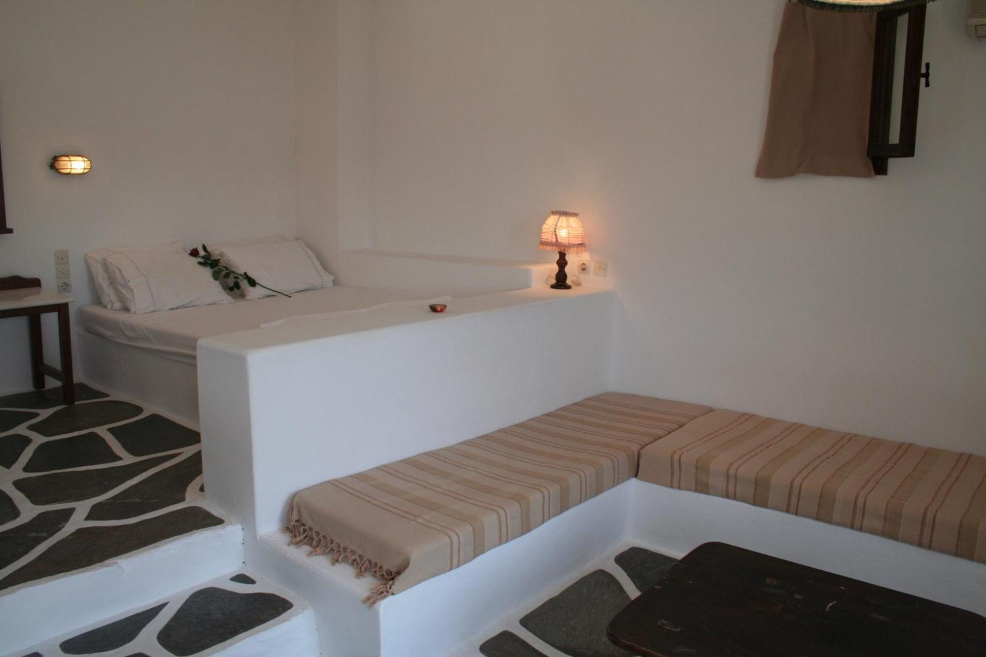 Petra Holiday Village Иос Хора Екстериор снимка