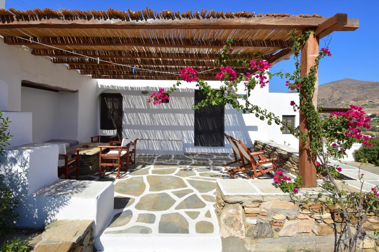 Petra Holiday Village Иос Хора Екстериор снимка