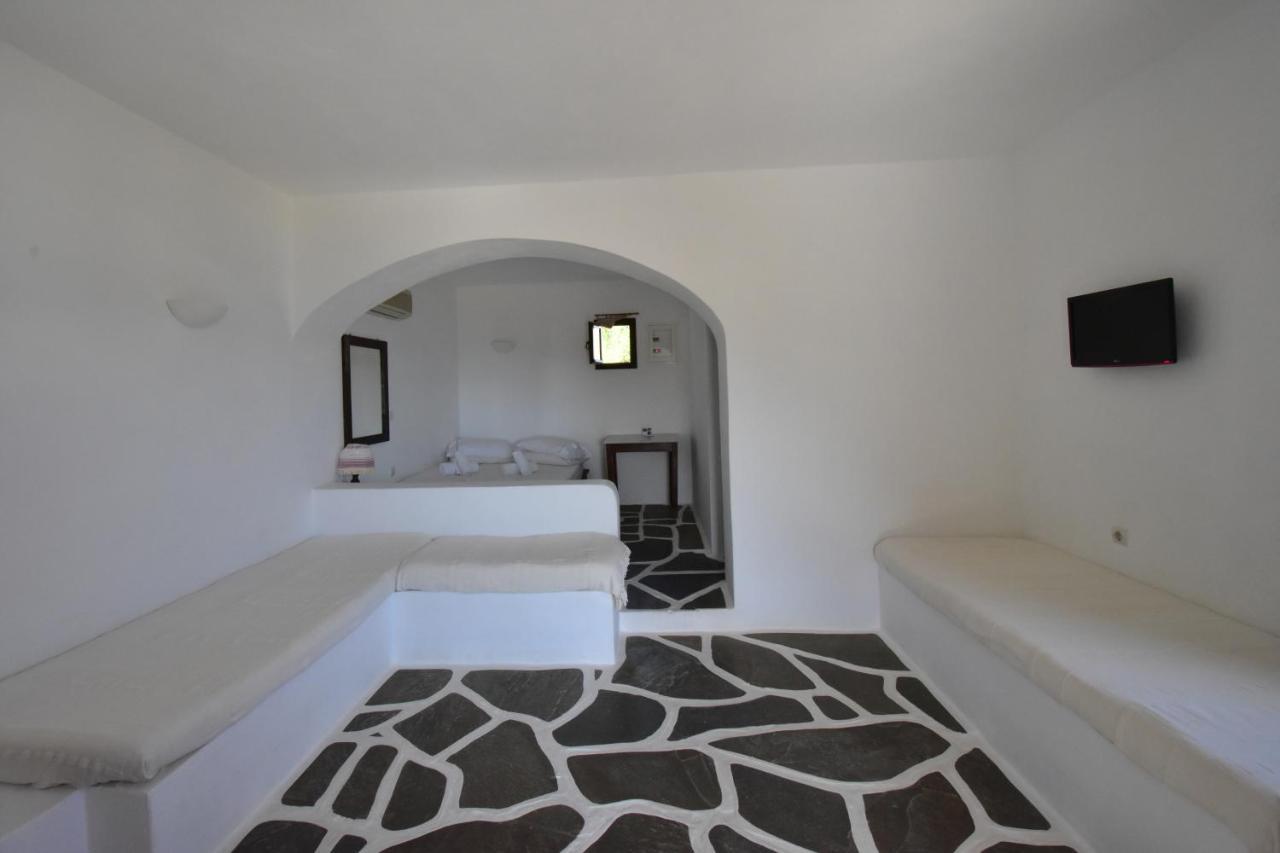 Petra Holiday Village Иос Хора Екстериор снимка