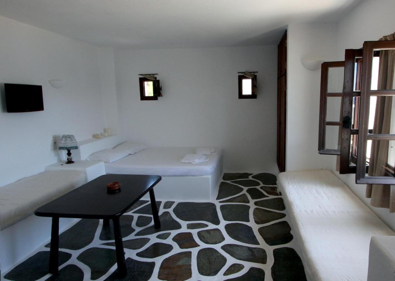 Petra Holiday Village Иос Хора Екстериор снимка