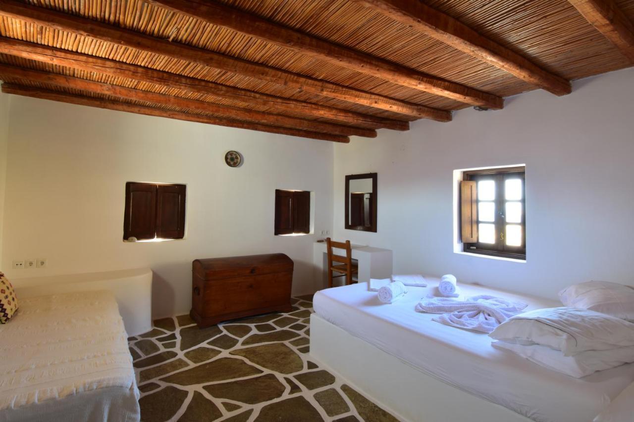 Petra Holiday Village Иос Хора Екстериор снимка