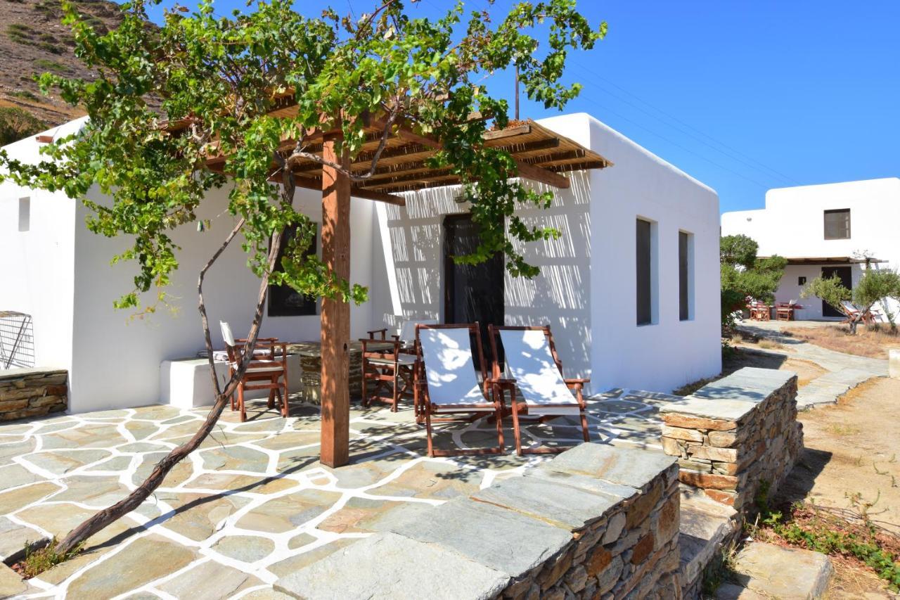 Petra Holiday Village Иос Хора Екстериор снимка