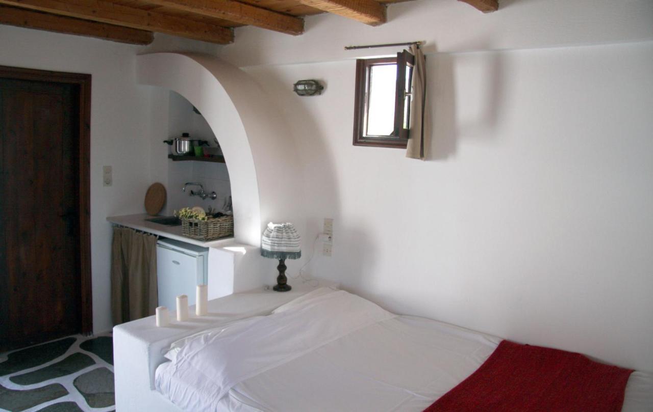 Petra Holiday Village Иос Хора Екстериор снимка